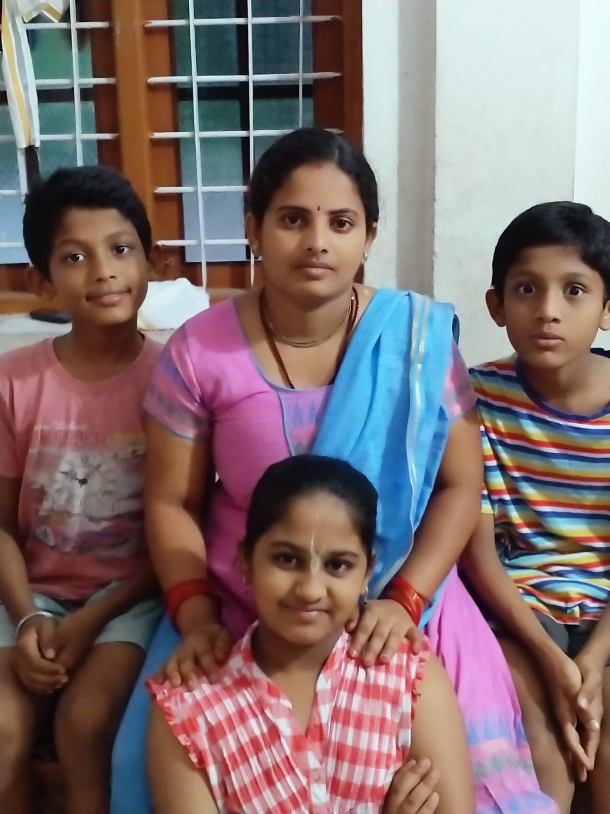 A lady with two teenage sons and one daughter